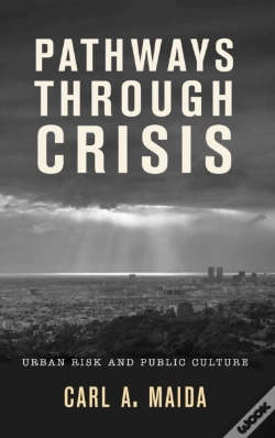 Capa do artigo Pathways Through Crisis