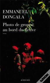 Photo De Groupe Au Bord Du Fleuve
