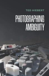 Capa do artigo Photographing Ambiguity