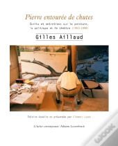 Pierre Entourée De Chutes