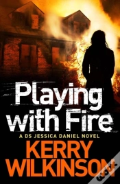 Capa do artigo Playing With Fire
