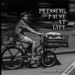 Capa do artigo Pressing Pause At Life