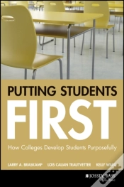 Capa do artigo Putting Students First