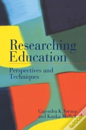 Capa do artigo Researching Education
