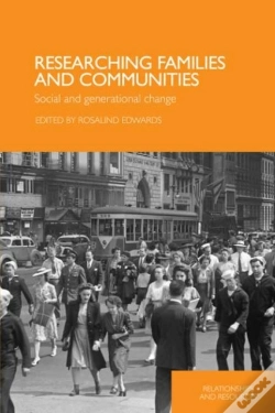Capa do artigo Researching Families And Communities