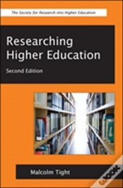 Capa do artigo Researching Higher Education