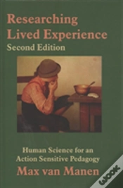 Capa do artigo Researching Lived Experience