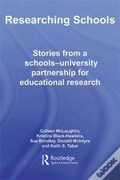 Capa do artigo Researching Schools