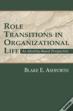 Capa do artigo Role Transitions In Organizational Life