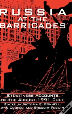 Capa do artigo Russia At The Barricades