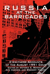 Capa do artigo Russia At The Barricades