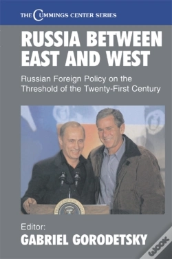 Capa do artigo Russia Between East And West