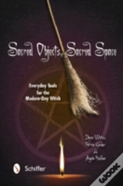 Capa do artigo Sacred Objects, Sacred Space