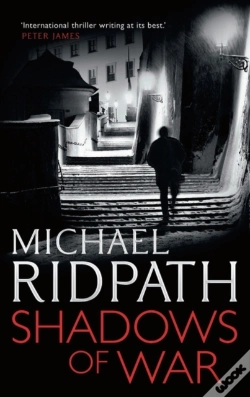 Capa do artigo Shadows Of War (Traitors, Book 2)