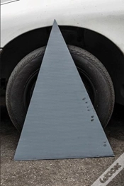 Capa do artigo Shannon Ebner: Auto Body Collision