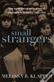 Capa do artigo Small Strangers