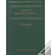 Capa do artigo Social Stratification