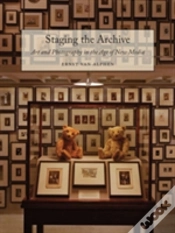 Capa do artigo Staging The Archive