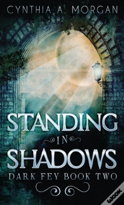 Capa do artigo Standing In Shadows