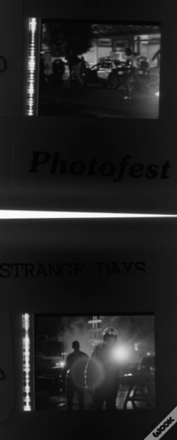 Capa do artigo Strange Future
