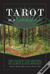 Capa do artigo Tarot At A Crossroads