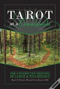 Capa do artigo Tarot At A Crossroads