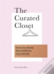 Capa do artigo The Curated Closet