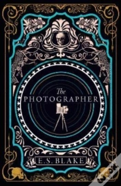 Capa do artigo The Photographer