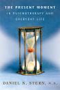 The Present Moment In Psychotherapy And Everyday Life - Preview