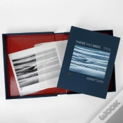 Capa do artigo There And Back (Deluxe Signed Edition)