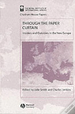 Capa do artigo Through The Paper Curtain