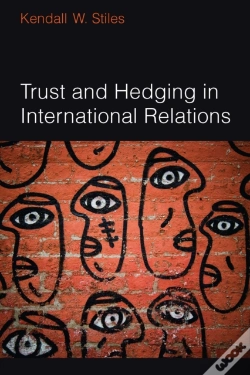 Capa do artigo Trust And Hedging In International Relations