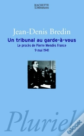 Un Tribunal Au Garde-A-Vous