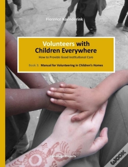 Capa do artigo Volunteers With Children Everywhere