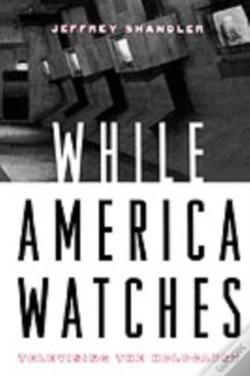 Capa do artigo While America Watches
