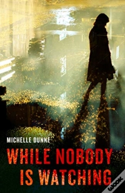 Capa do artigo While Nobody Is Watching