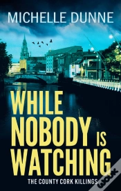 Capa do artigo While Nobody Is Watching