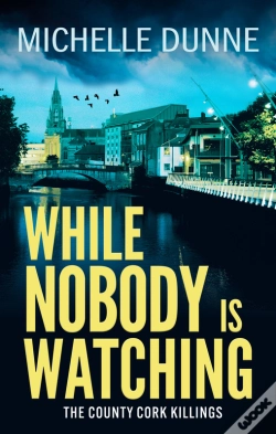 Capa do artigo While Nobody Is Watching