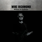 Capa do artigo Without an Audience - CD
