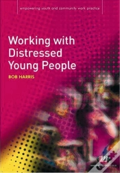 Capa do artigo Working With Distressed Young People