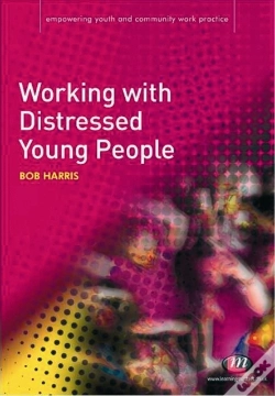 Capa do artigo Working With Distressed Young People