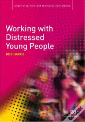 Capa do artigo Working With Distressed Young People