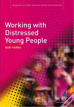 Capa do artigo Working With Distressed Young People